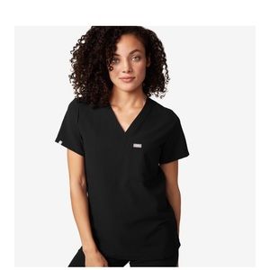 FIGS caterina one pocket scrub top NWT